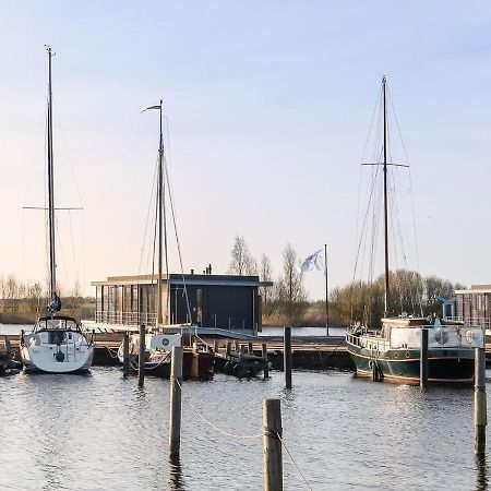 ホテル Landal Waterpark De Alde Feanen De Veenhoop エクステリア 写真