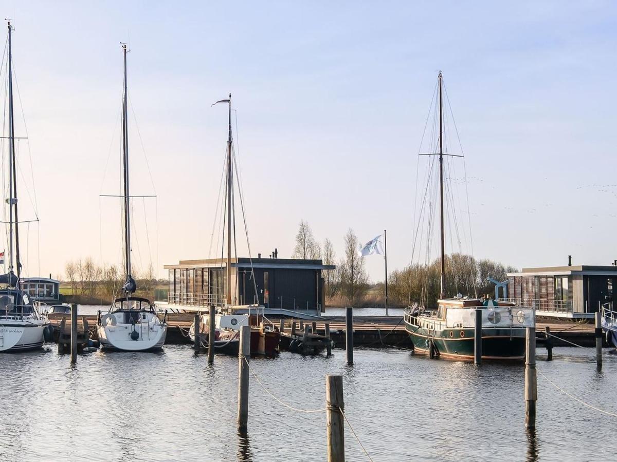 ホテル Landal Waterpark De Alde Feanen De Veenhoop エクステリア 写真